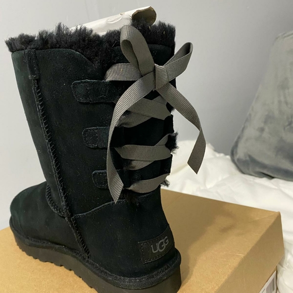 Uggs - Picture 2 of 3